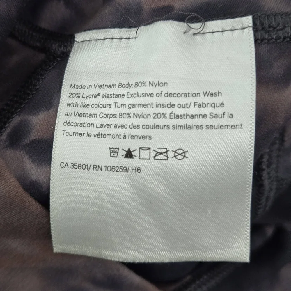 Lululemon Women Activewear Shorts 4 Black Tie Diamond Dye Align‎ Yoga